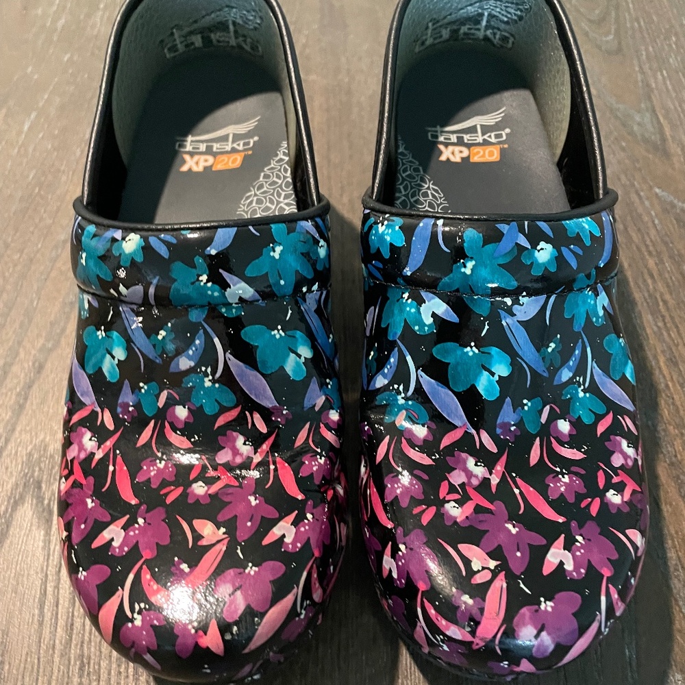 Women's Dansko Nursing Shoes sz 6